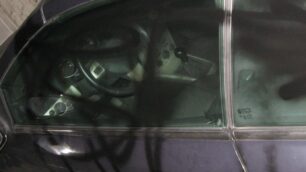 Camparada, atti vandalici: sprayper danneggiare auto e moto