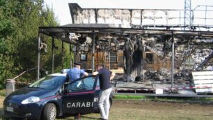 Bruciano le giostre di PadernoRogo nella notte, 3 mezzi in fumo