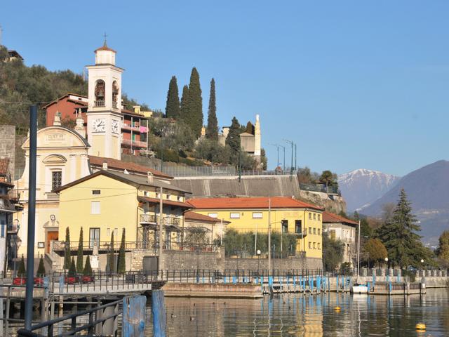 Brindisi sotto le stellea Riva di Solto