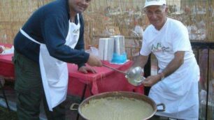 Taragna in piazzaa Moio de’ Calvi