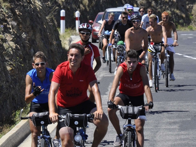 Da Cesano a Madrid in biciclettaEmozioni e fatiche di 44 ragazzi