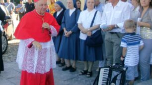 Renate, l’abbraccio della comunitàal cardinale Dionigi Tettamanzi