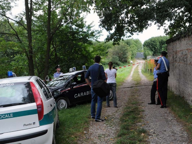 Soffoca la moglie e s’impiccaTragedia in una villa a Briosco