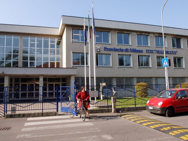 Cesano, 42 in una sola classeSit-in di protesta al Majorana