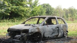 Albiate: rubano videopokere bruciano l’auto del colpo