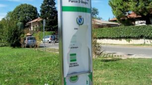 Seregno: “totem” alla Porada,appena posato è stato distrutto