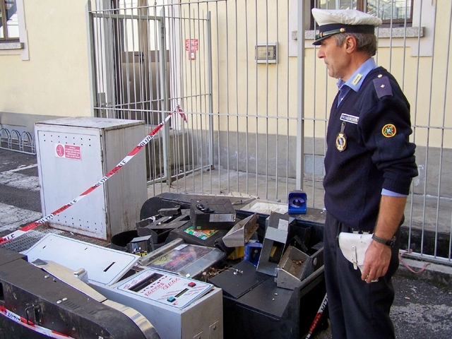Seregno: recuperate dai vigilislot machine, forse rubate