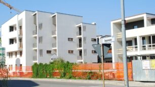 Lissone, cade in una bocca di lupomentre lavora in un cantiere edile