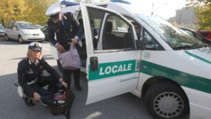 Ambulanti all’ospedale, nuovo blitz Una denuncia e merce sequestrata