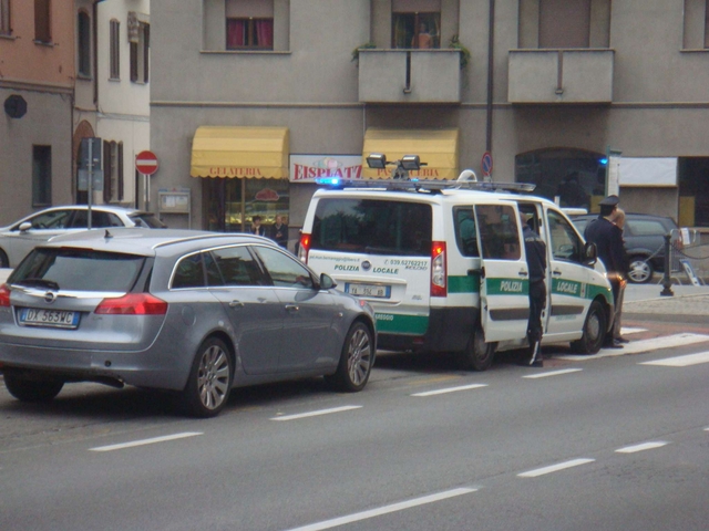 Auto investe un’adolescente:tragedia sfiorata a Bernareggio