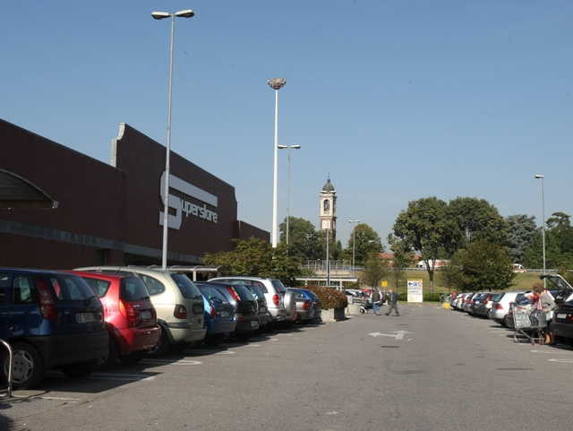 Due distraggono, la terza rubaFurto e arresti all’Esselunga