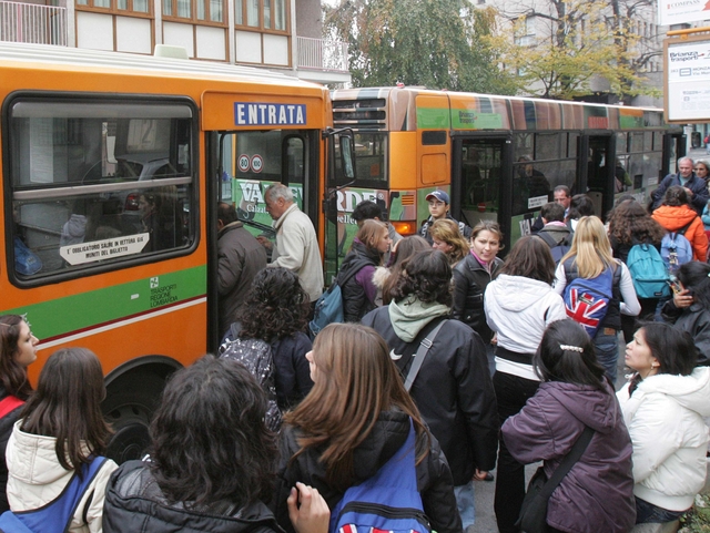 Mannaia sui bus urbani a MonzaIl servizio rischia taglio del 10%