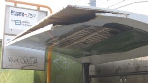 L’attesa in mezzo al degradoViaggio tra le fermate di Monza