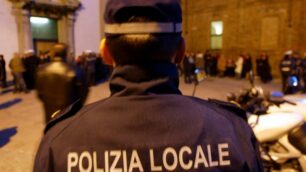 Ubriaco dà in escandescenzeE manda due vigili all’ospedale