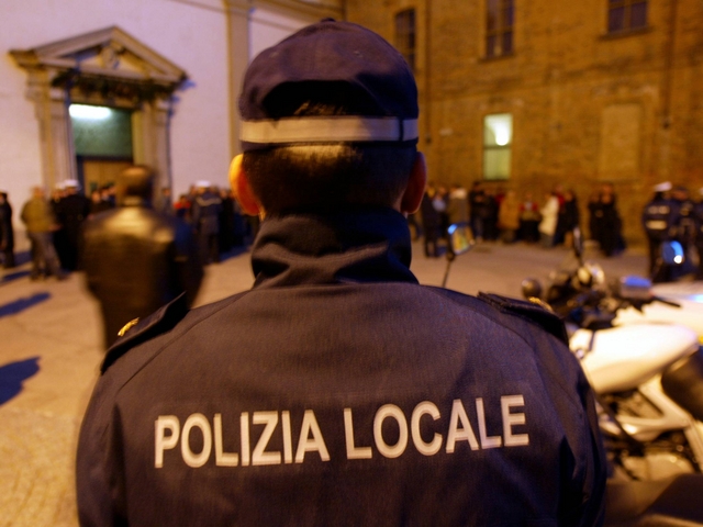 Ubriaco dà in escandescenzeE manda due vigili all’ospedale