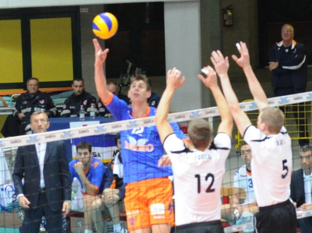 Volley, dopo Monza c’è RavennaSean Rooney firma con la Robur