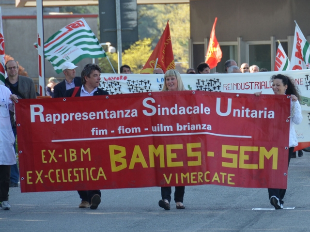 Presidio dei lavoratori Bames Semdavanti alla sede della Regione
