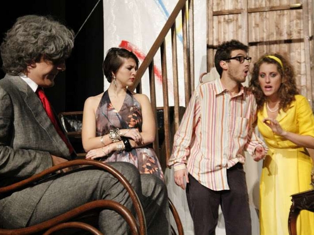 Parafrisando al debutto:presenta Black comedy