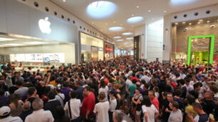 La Mela è in festacol nuovo Apple Store