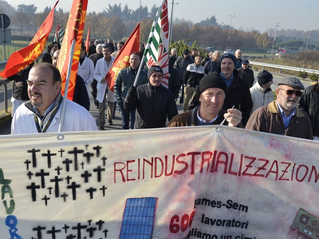 Cgil, Cisl e Uil tornano in piazzaLa mobilitazione per il lavoro