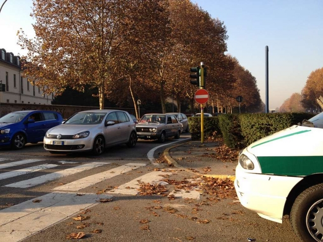 Tutti in coda verso l’autodromoMetà Monza paralizzata dalle auto