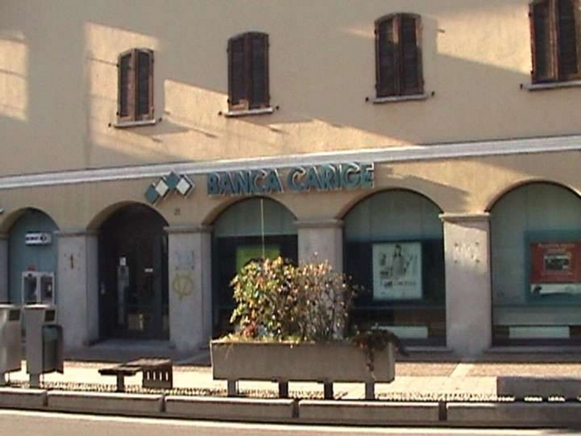 Cesano, rapina alla bancaMani legate ai dipendenti