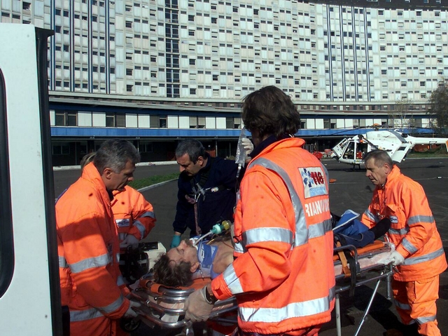 Alcol, aggressione e incidentiLa lunghissima notte del 118