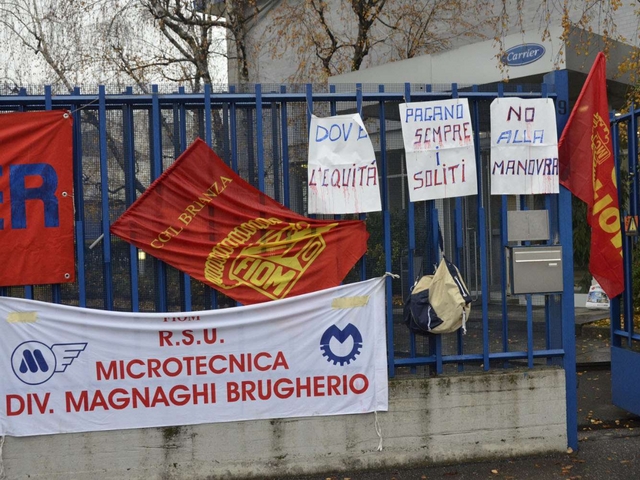 Contratto, lo sciopero della Fiom«Con noi il 75% dei lavoratori»