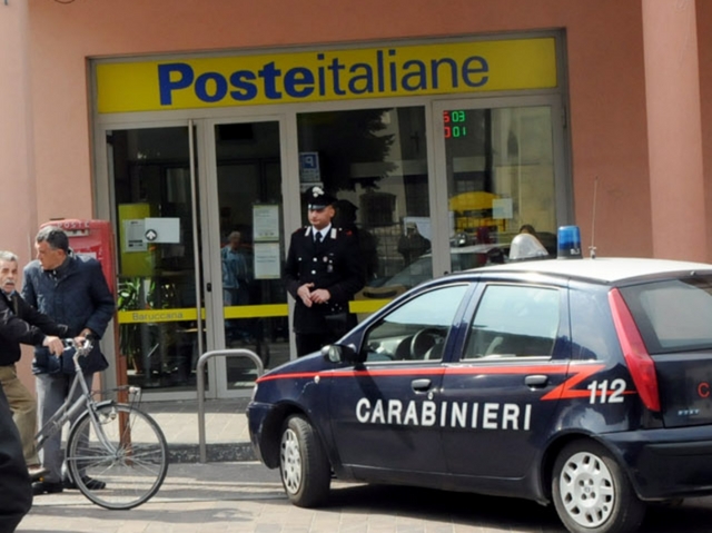 Bandito armato di pistolarapina la posta di Baruccana