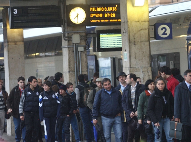 Monza, i pendolari dal giudice«Basta con i disagi sui treni»