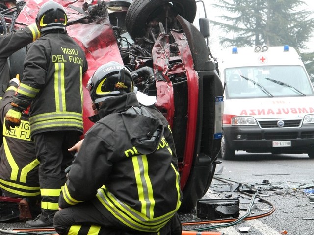 Schianto sulla statale jonicaMonzese muore all’ospedale