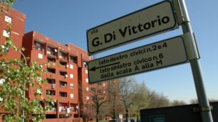 Finestrino in frantumi, addio iPadDonna-detective inchioda i ladri