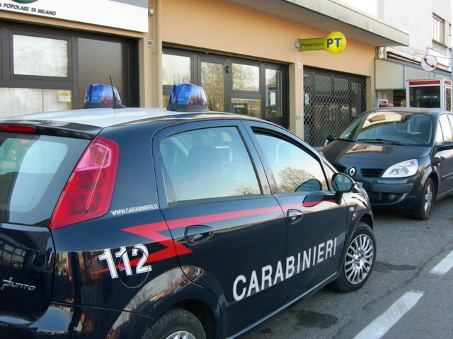 Rapinata l’UniCredit di MedaTre in azione con il taglierino