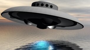 Cesano, altre luci rosse in cieloE in tanti gridano agli ufo
