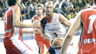 Basket, Rimadesio stravincema perde capitan Marinò