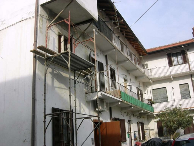 Cesano, sfollate dopo il rogoDue famiglie rientrano a casa