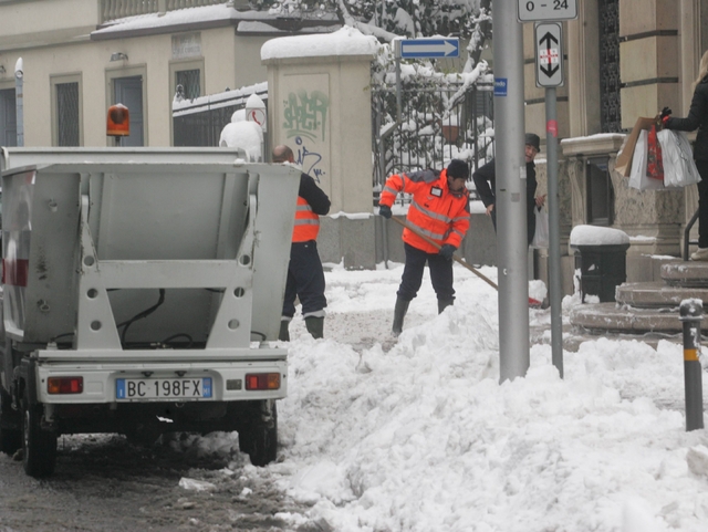 Neve in attenuazione sulla BrianzaScuole chiuse, treni in ritardo