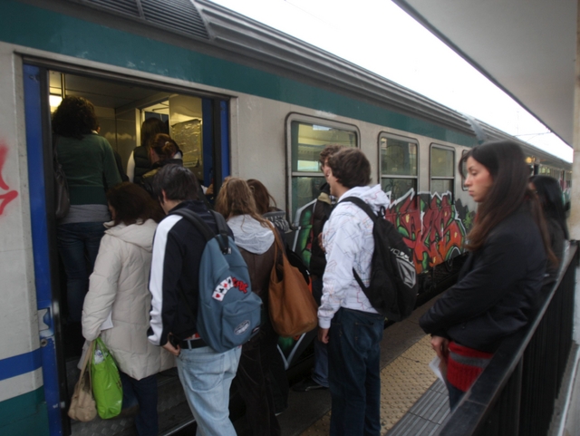 Pendolari e studenti brianzoli:treni, bus e metrò con lo sconto