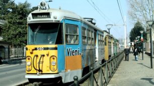 Tram, petizione da 1.200 firmePresidio alla fermata municipio