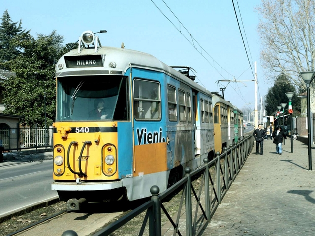 Tram, petizione da 1.200 firmePresidio alla fermata municipio