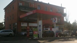 Benzina con acqua al distributoreAuto in panne e scattano denunce