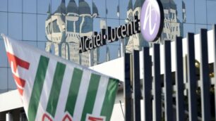 Vimercate, tagli ad Alcatel Lucent «E quando tagliavano i precari?»