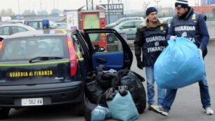 Seregno: i vestiti contraffattiora finiranno alle missioni