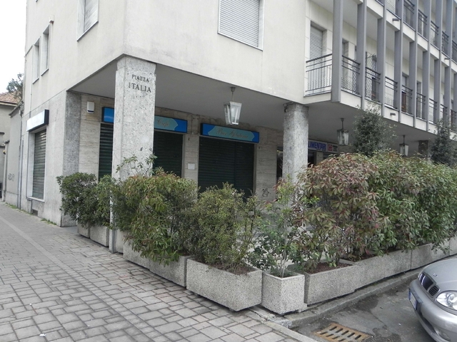 Pistola con colpo in canna nel barBiassono, condannato il titolare