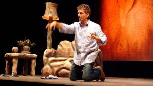 Caveman, la lotta dei sessivista da Colombi e Teocoli