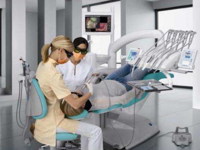 Dal dentistaa cuor leggero