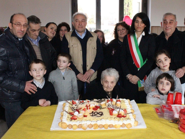 Seregno: ha compiuto cent’anni,le avevano dato pochi mesi di vita