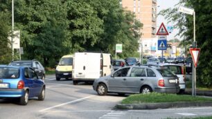 Muggiò, incidente in via Sanzio:utilitaria centrata in pieno da Suv