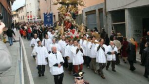 Leffe, la Madonnasale sul trono