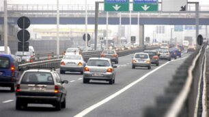 Corsa contromano in tangenziale Bloccato vimercatese di 74 anni